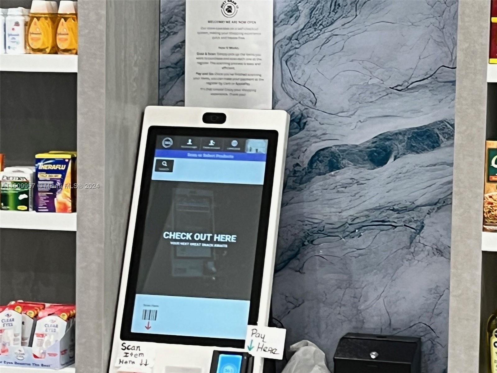 VILLA REGINA CONDO - Residential