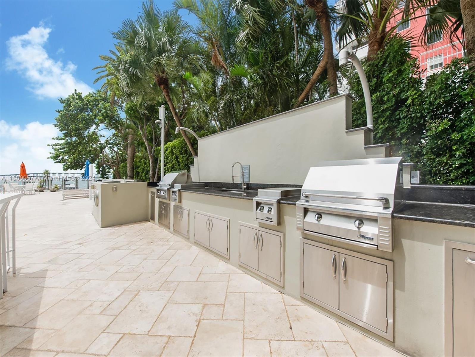 VILLA REGINA CONDO - Residential