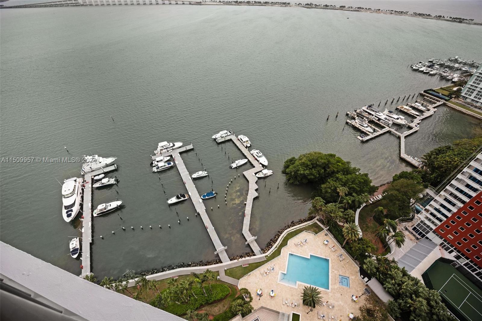 VILLA REGINA CONDO - Residential