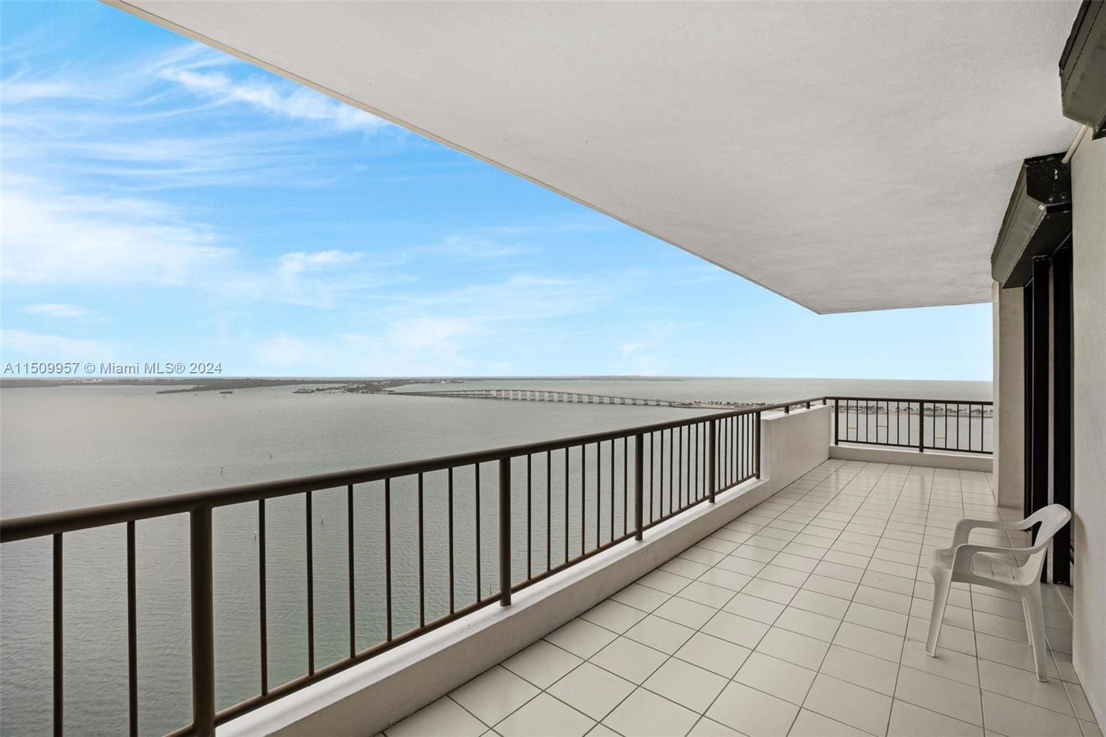 VILLA REGINA CONDO - Residential