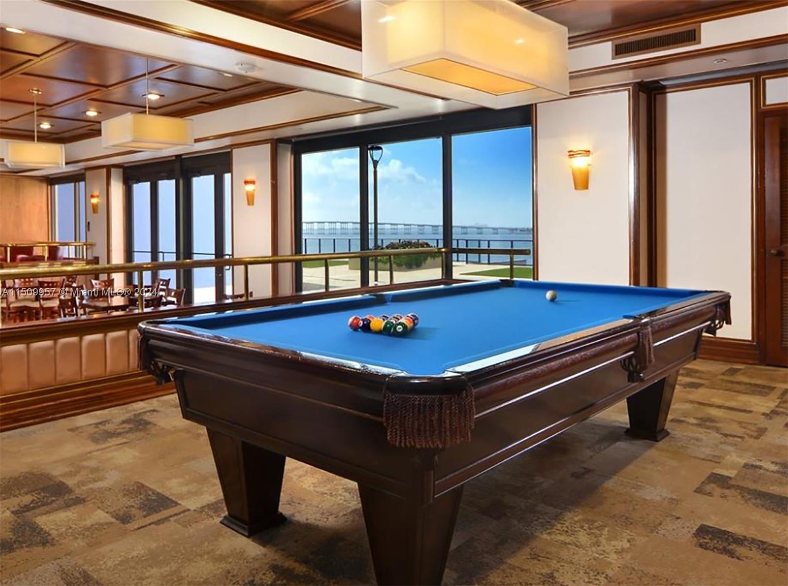 VILLA REGINA CONDO - Residential