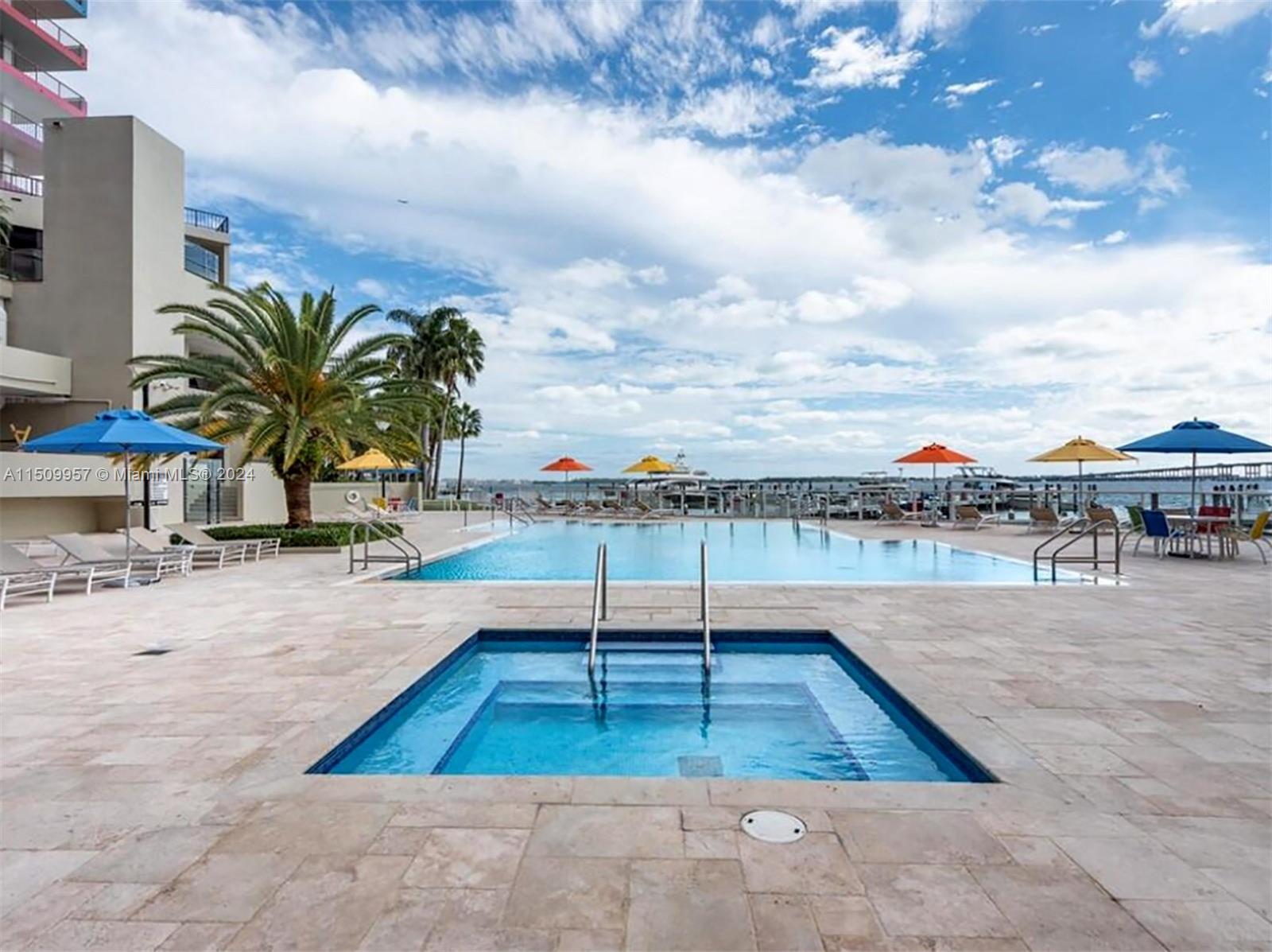 VILLA REGINA CONDO - Residential