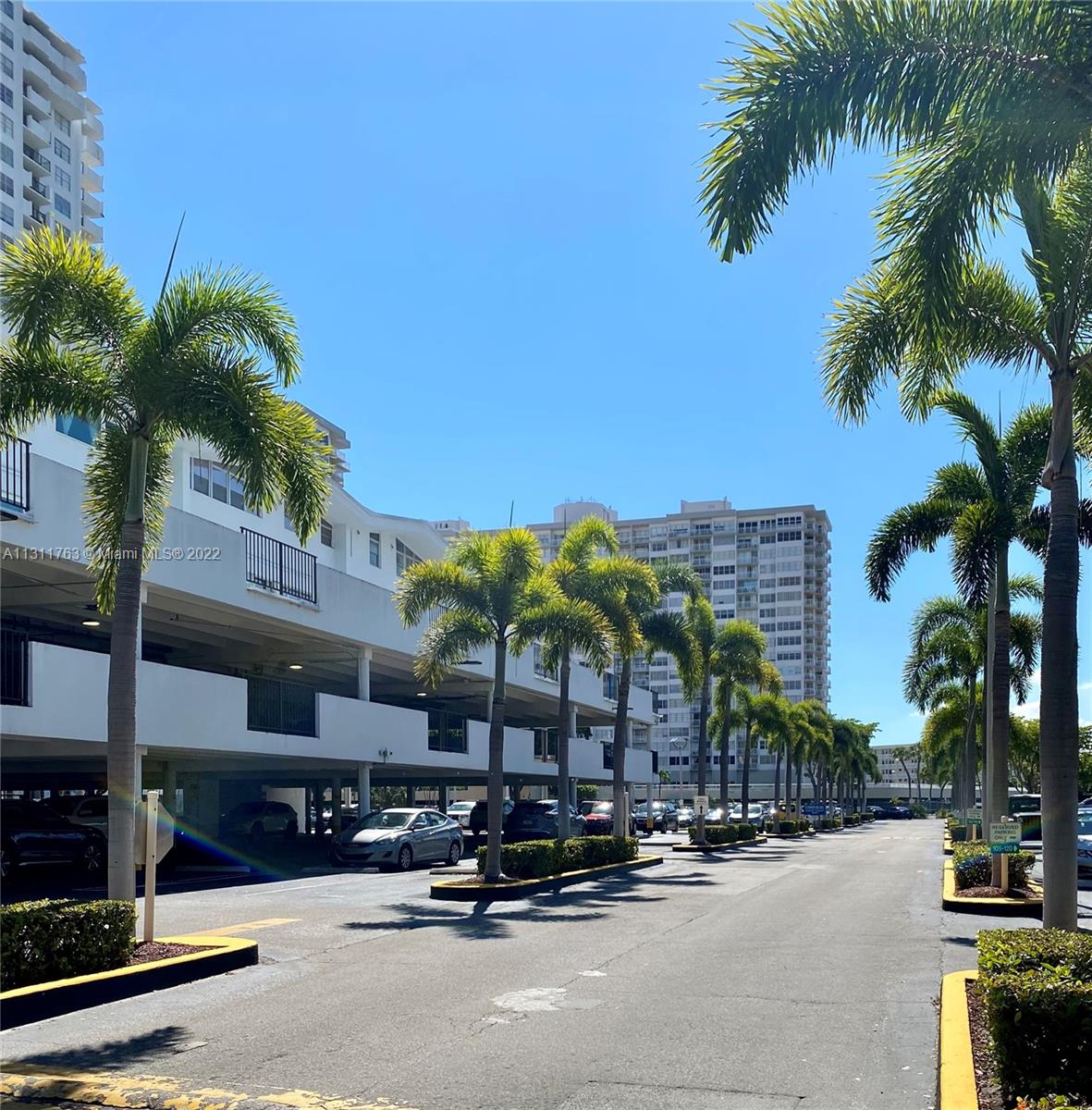 COMMODORE PLAZA CONDO - Residential