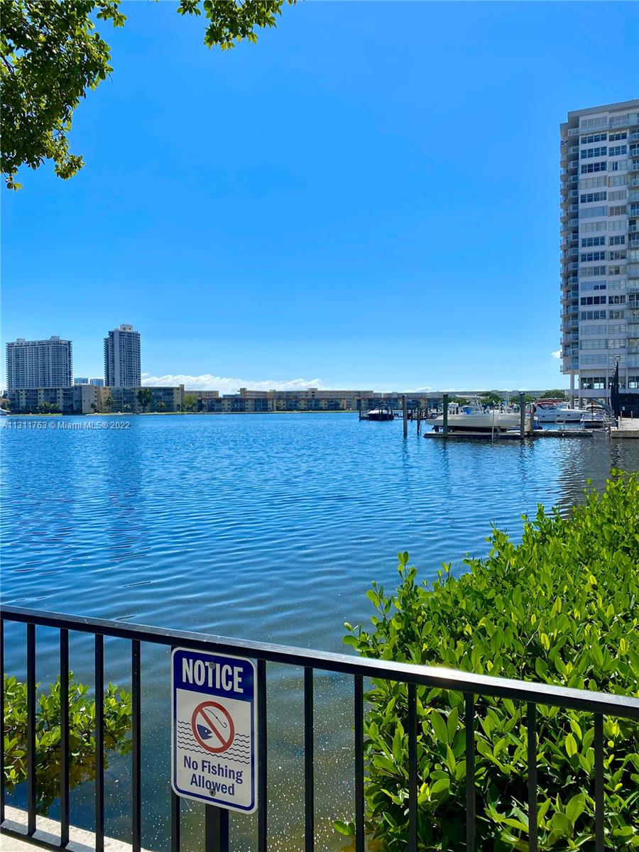 COMMODORE PLAZA CONDO - Residential