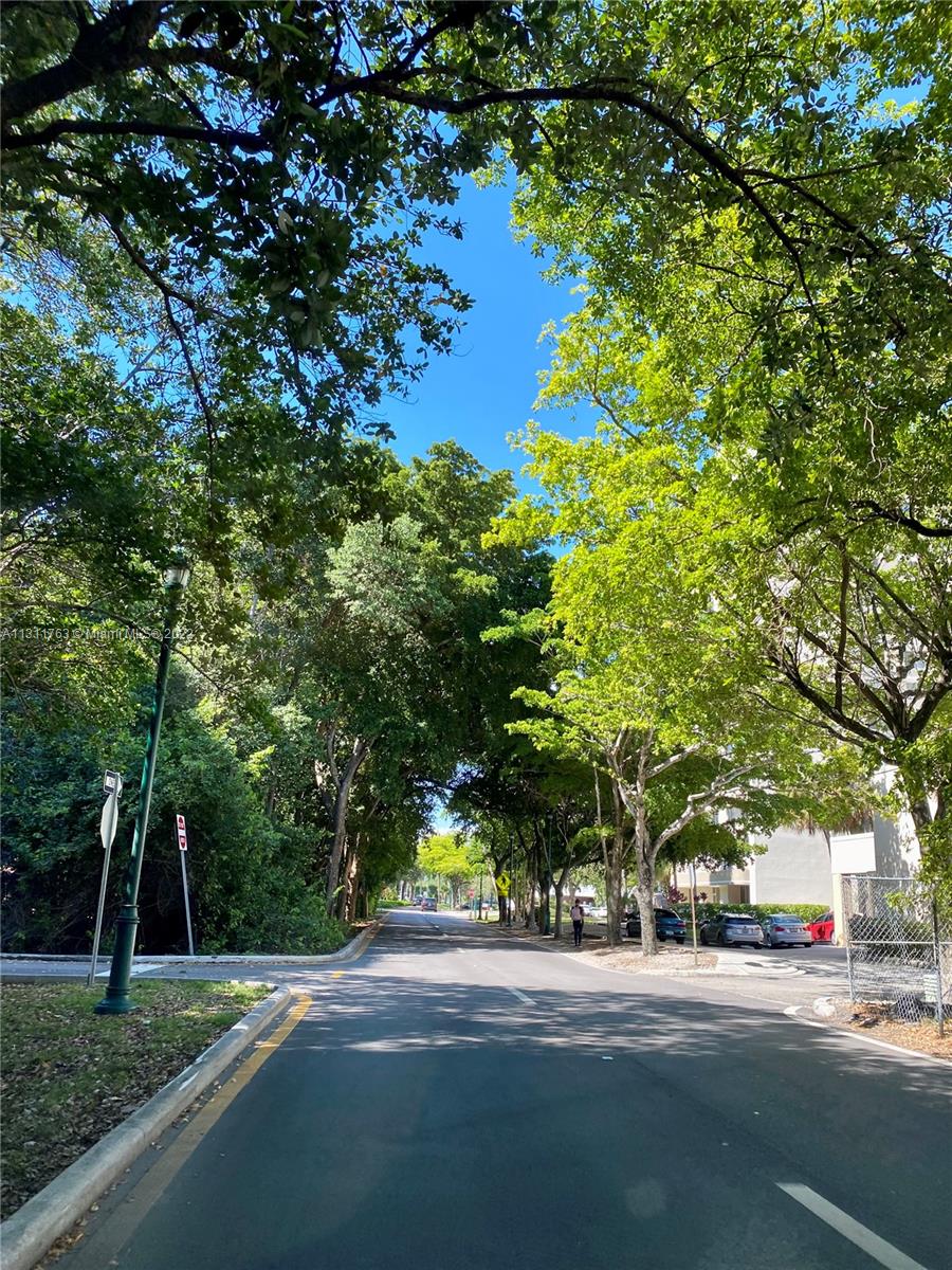 COMMODORE PLAZA CONDO - Residential