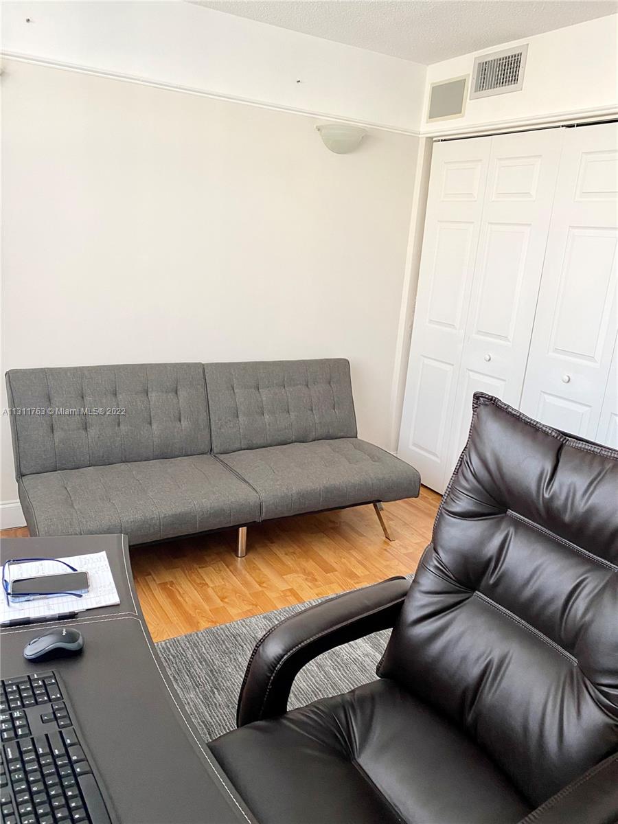 COMMODORE PLAZA CONDO - Residential