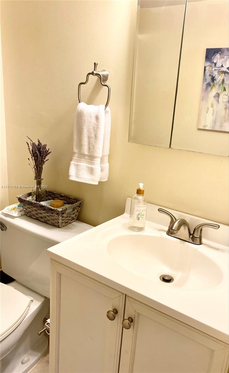 COMMODORE PLAZA CONDO - Residential