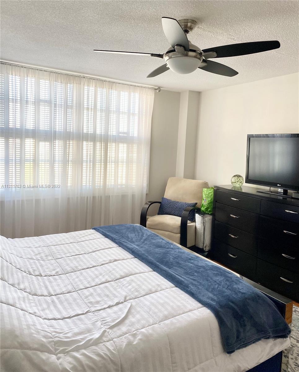 COMMODORE PLAZA CONDO - Residential