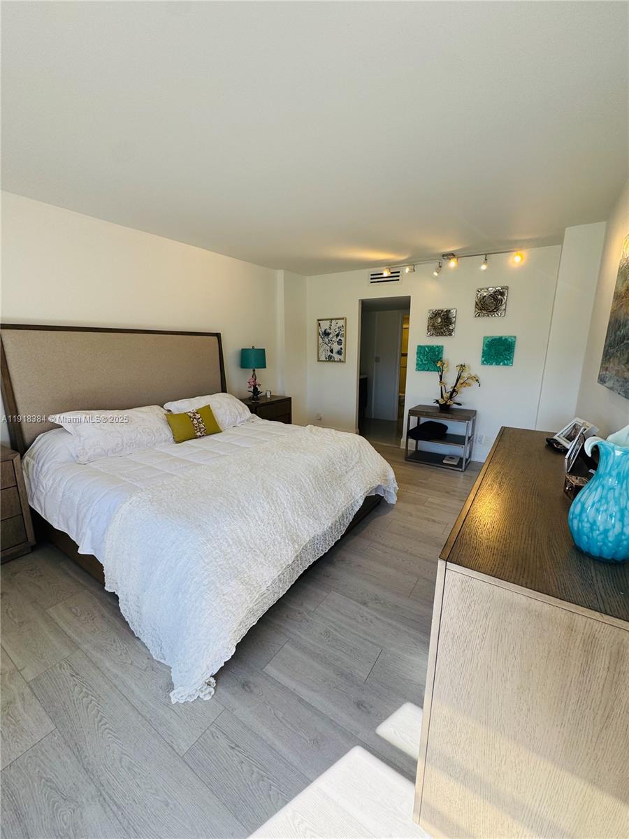 CORONADO CONDO-TOWER II - Residential