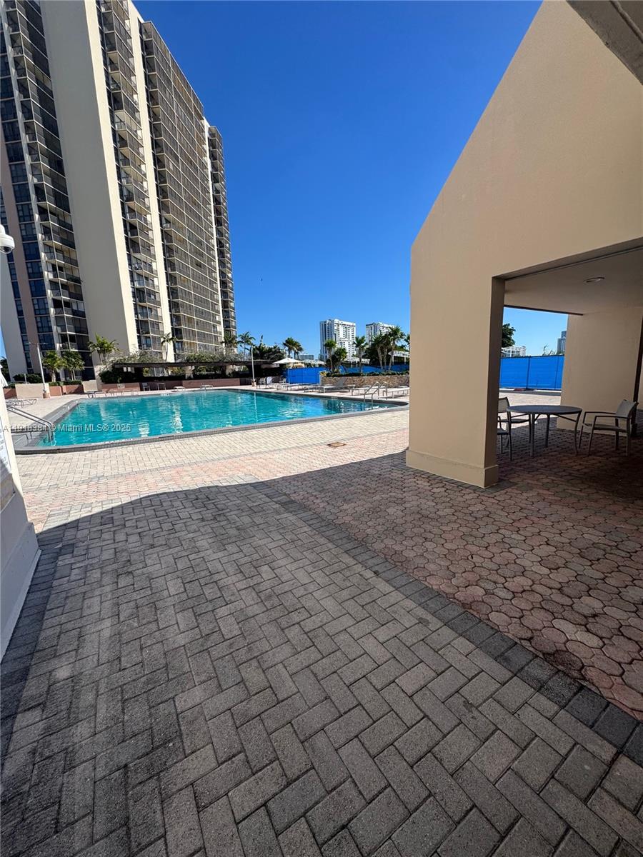 CORONADO CONDO-TOWER II - Residential