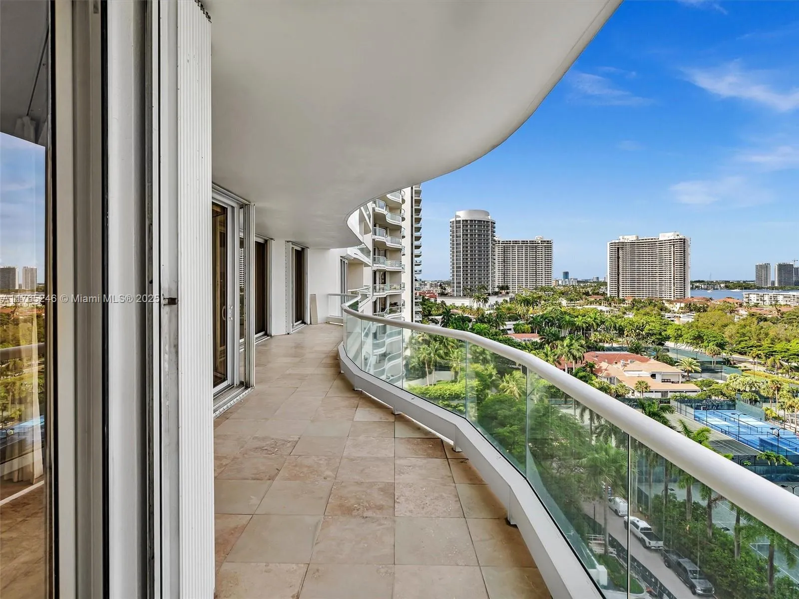 Aventura, Florida 33160, United States, 2 Bedrooms Bedrooms, ,2 BathroomsBathrooms,Residential,Active,105903