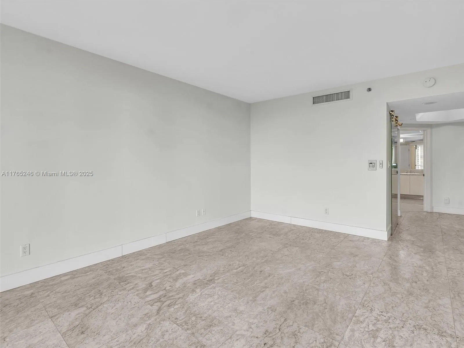 Aventura, Florida 33160, United States, 2 Bedrooms Bedrooms, ,2 BathroomsBathrooms,Residential,Active,105903