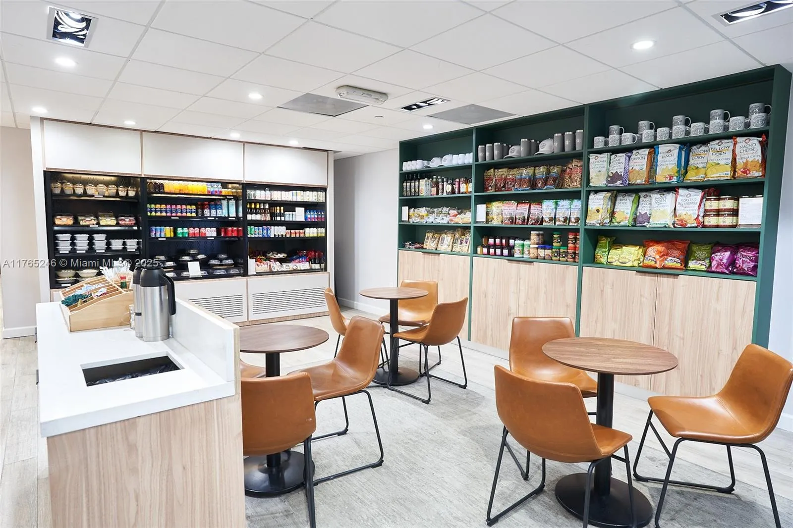 Aventura, Florida 33160, United States, 2 Bedrooms Bedrooms, ,2 BathroomsBathrooms,Residential,Active,105903