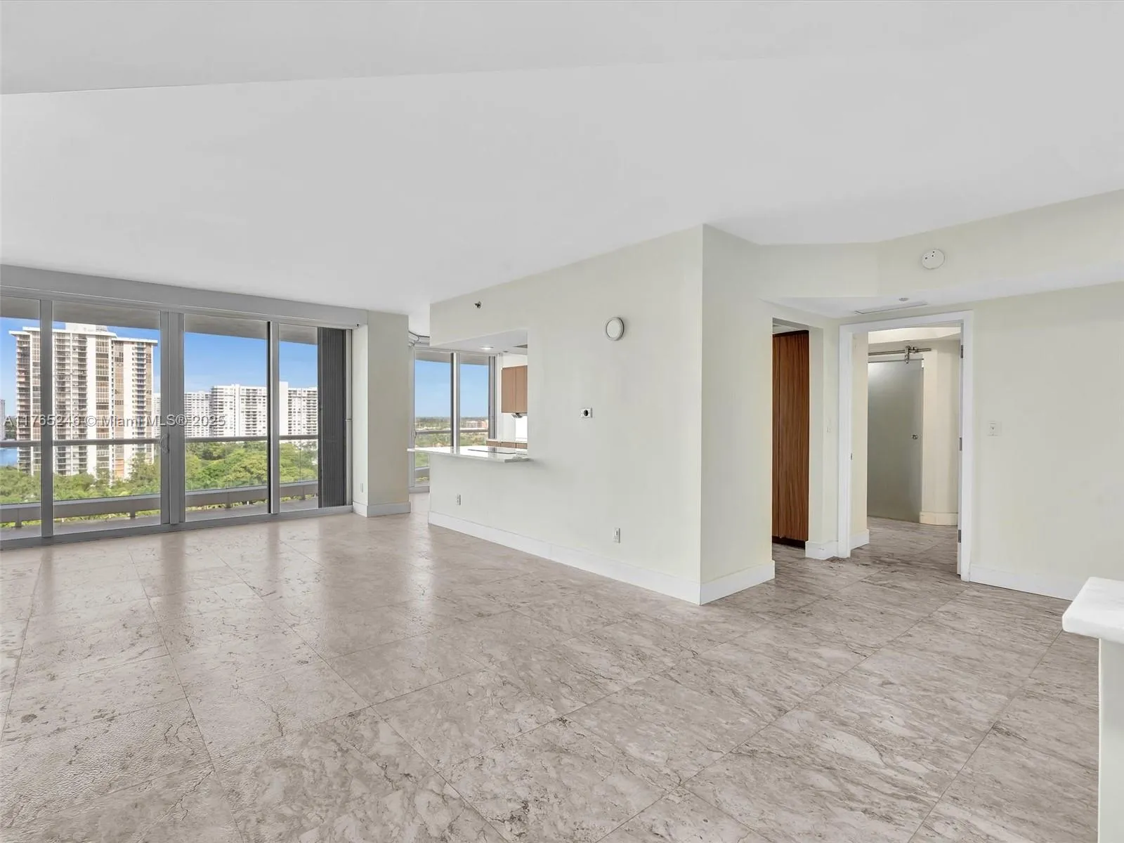 Aventura, Florida 33160, United States, 2 Bedrooms Bedrooms, ,2 BathroomsBathrooms,Residential,Active,105903