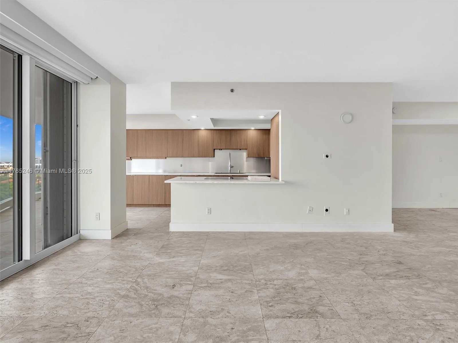 Aventura, Florida 33160, United States, 2 Bedrooms Bedrooms, ,2 BathroomsBathrooms,Residential,Active,105903