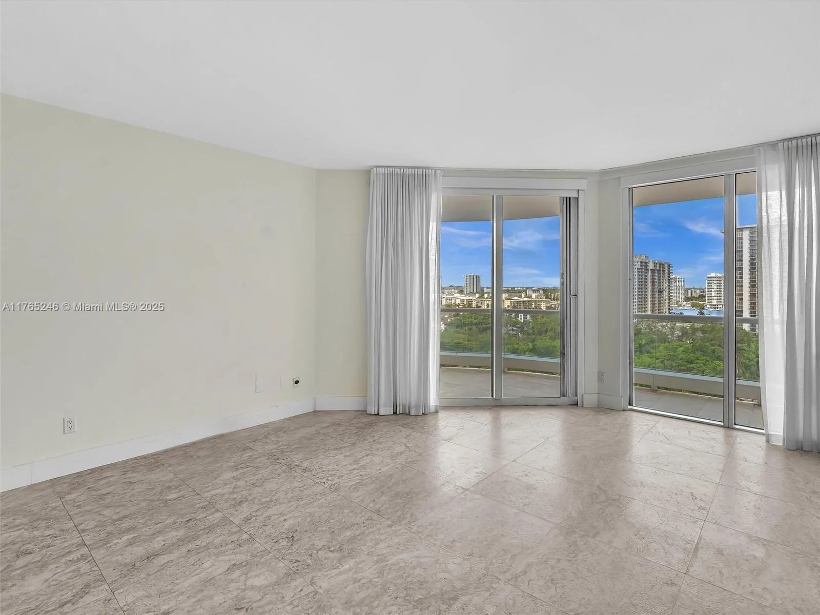 Aventura, Florida 33160, United States, 2 Bedrooms Bedrooms, ,2 BathroomsBathrooms,Residential,Active,105903