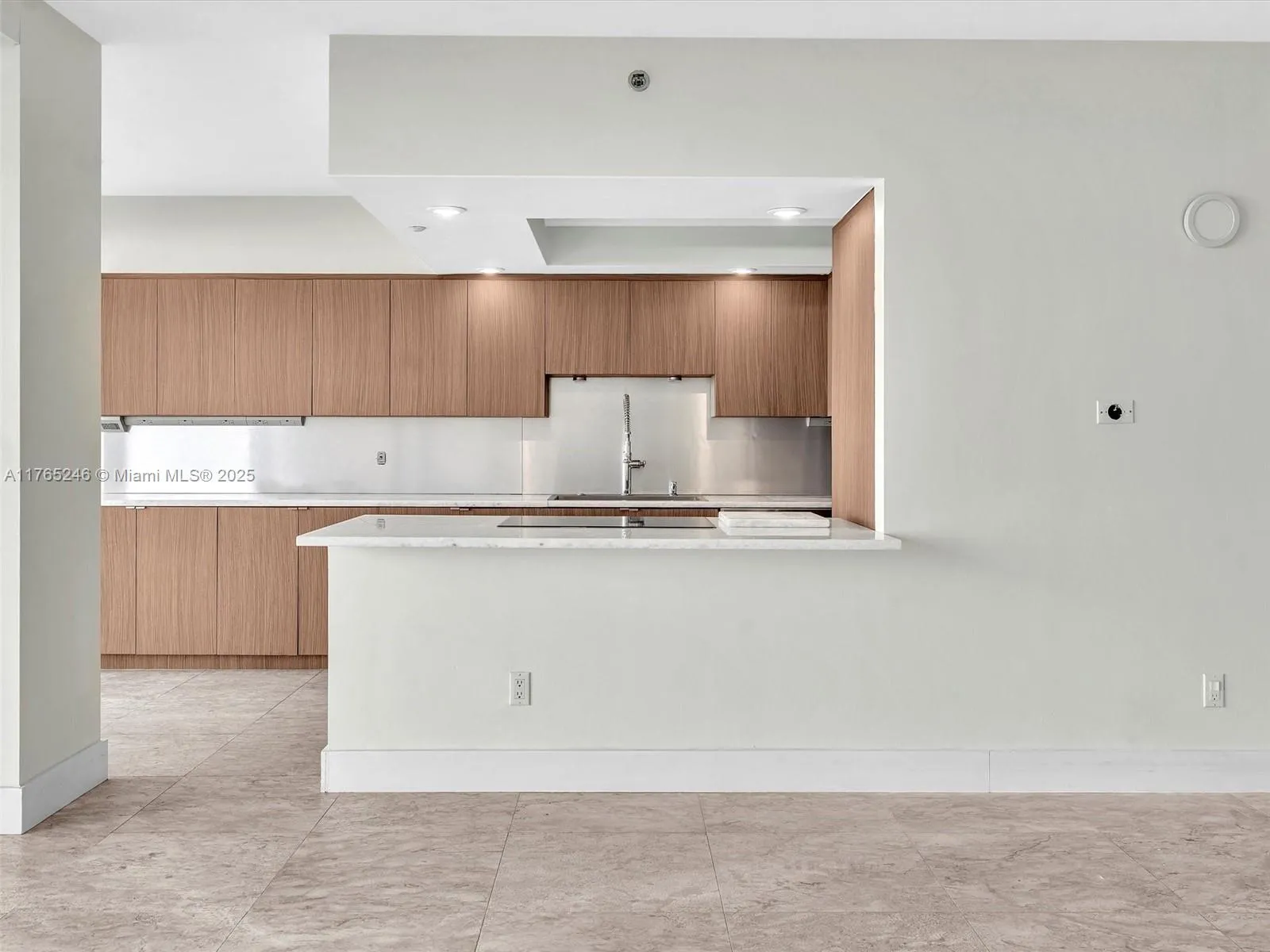 Aventura, Florida 33160, United States, 2 Bedrooms Bedrooms, ,2 BathroomsBathrooms,Residential,Active,105903