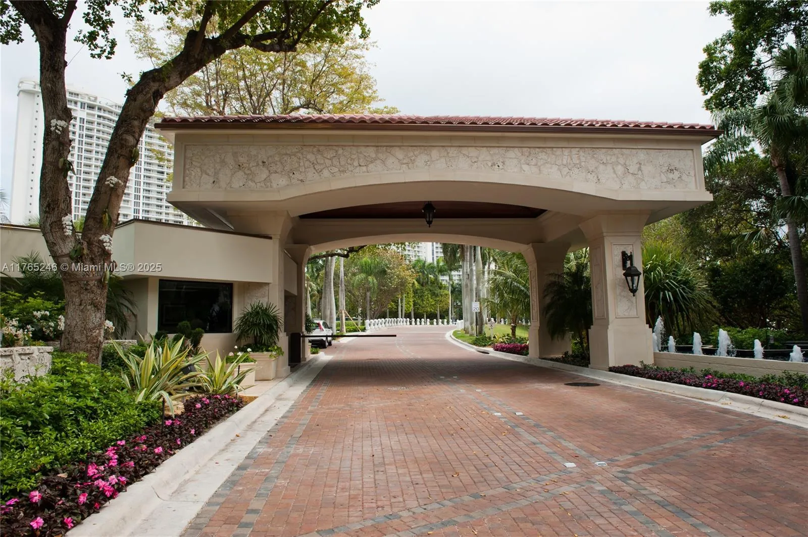 Aventura, Florida 33160, United States, 2 Bedrooms Bedrooms, ,2 BathroomsBathrooms,Residential,Active,105903