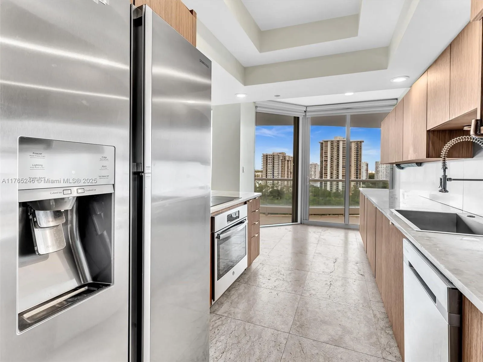 Aventura, Florida 33160, United States, 2 Bedrooms Bedrooms, ,2 BathroomsBathrooms,Residential,Active,105903