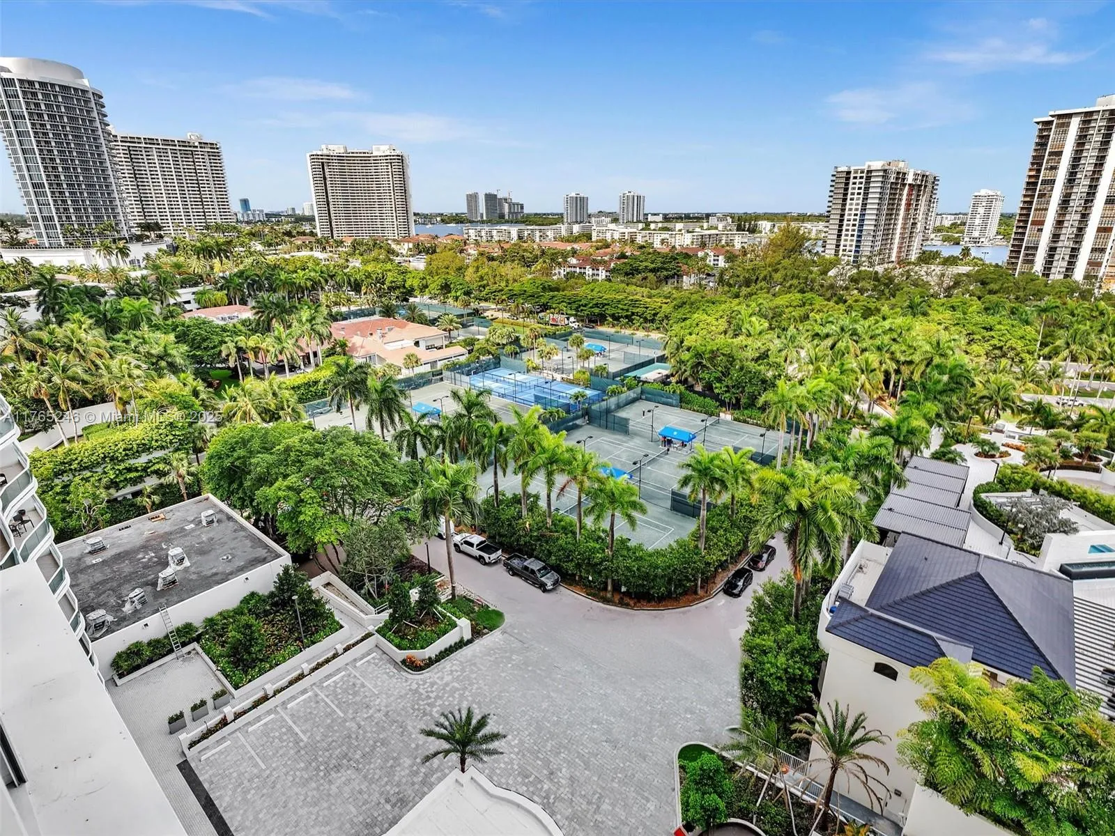 Aventura, Florida 33160, United States, 2 Bedrooms Bedrooms, ,2 BathroomsBathrooms,Residential,Active,105903