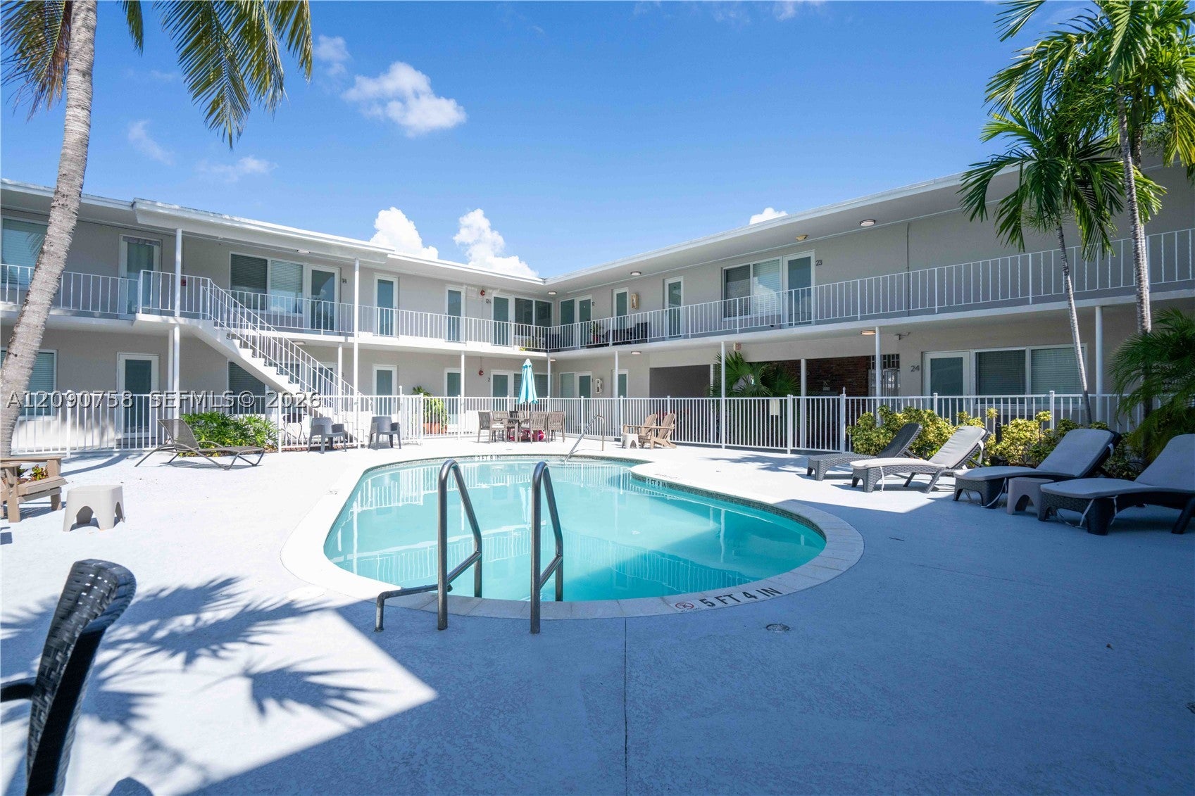 1940 Biarritz Dr 4