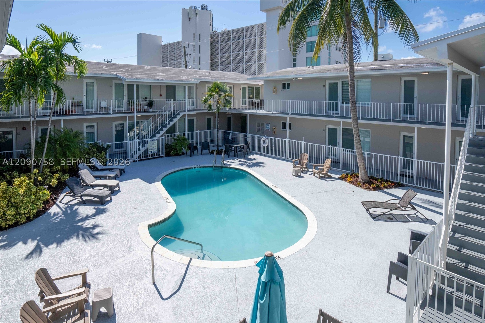 1940 Biarritz Dr 4