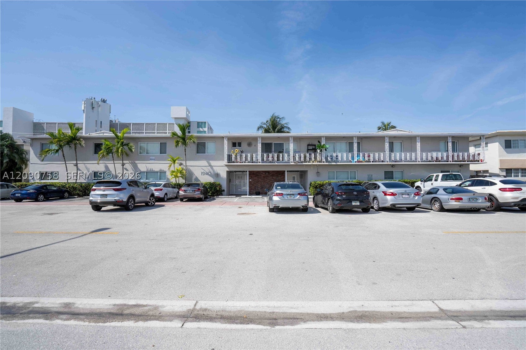 1940 Biarritz Dr 4