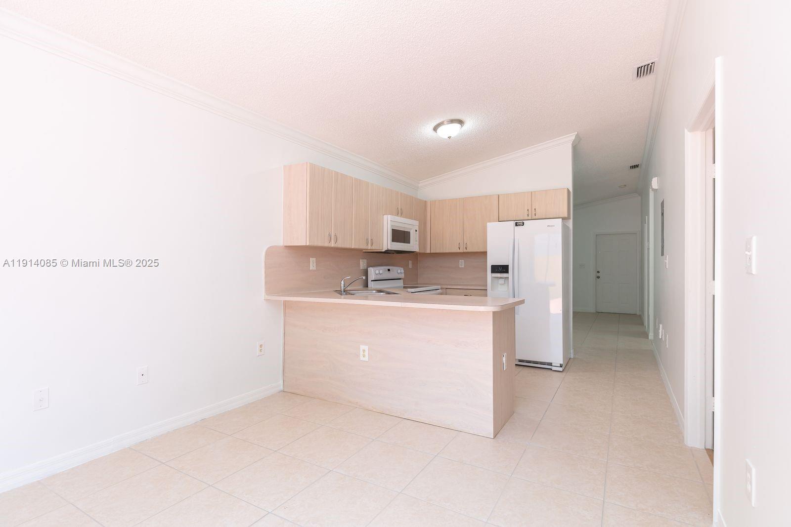 IBIS VILLA AT MIAMI GARDE - Residential Lease