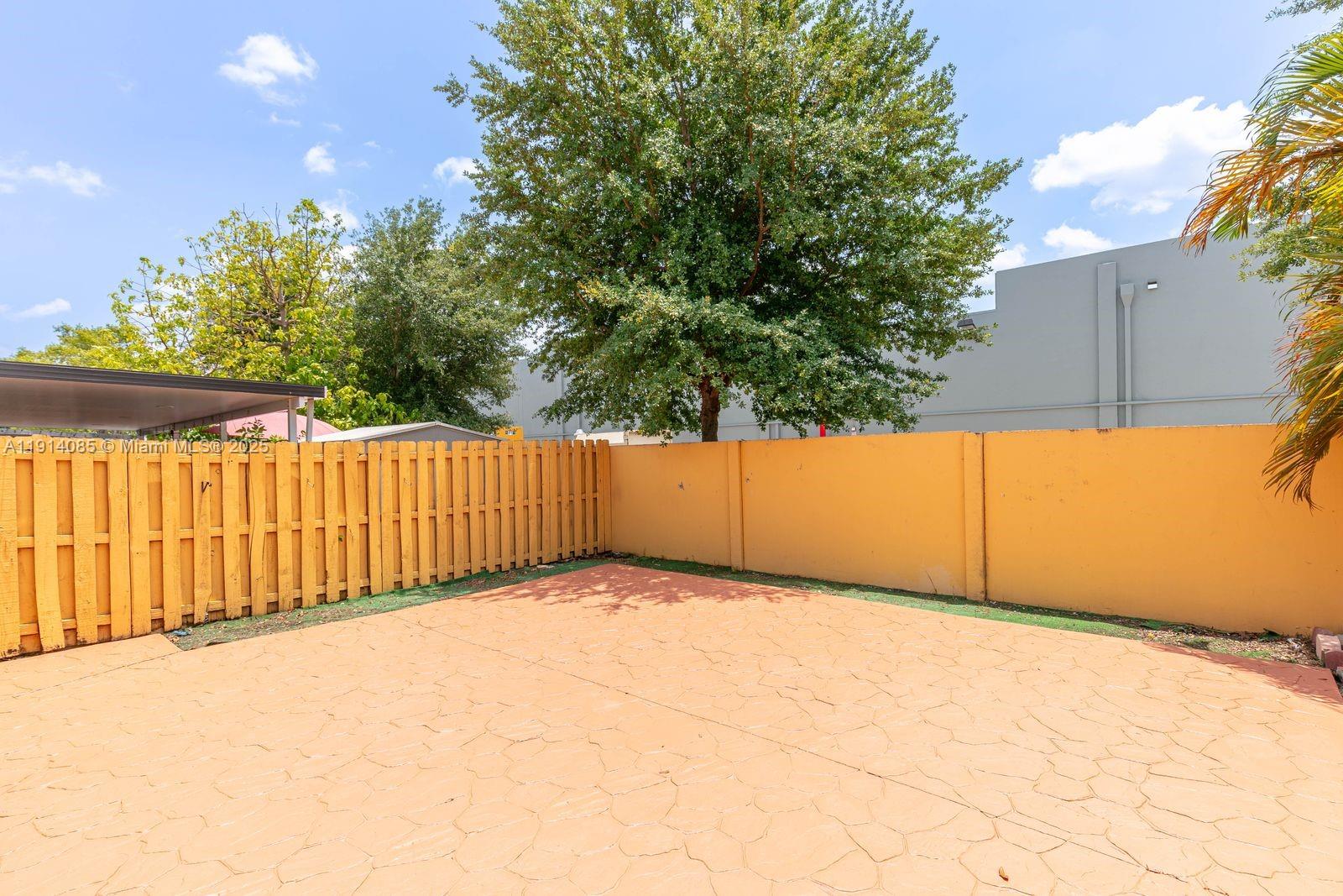 IBIS VILLA AT MIAMI GARDE - Residential Lease