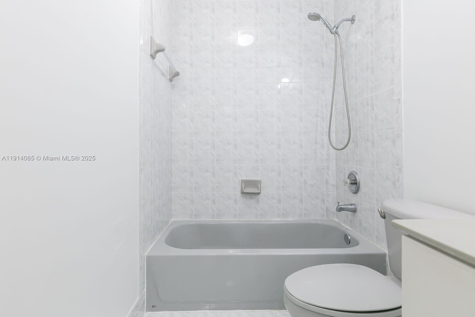 IBIS VILLA AT MIAMI GARDE - Residential Lease