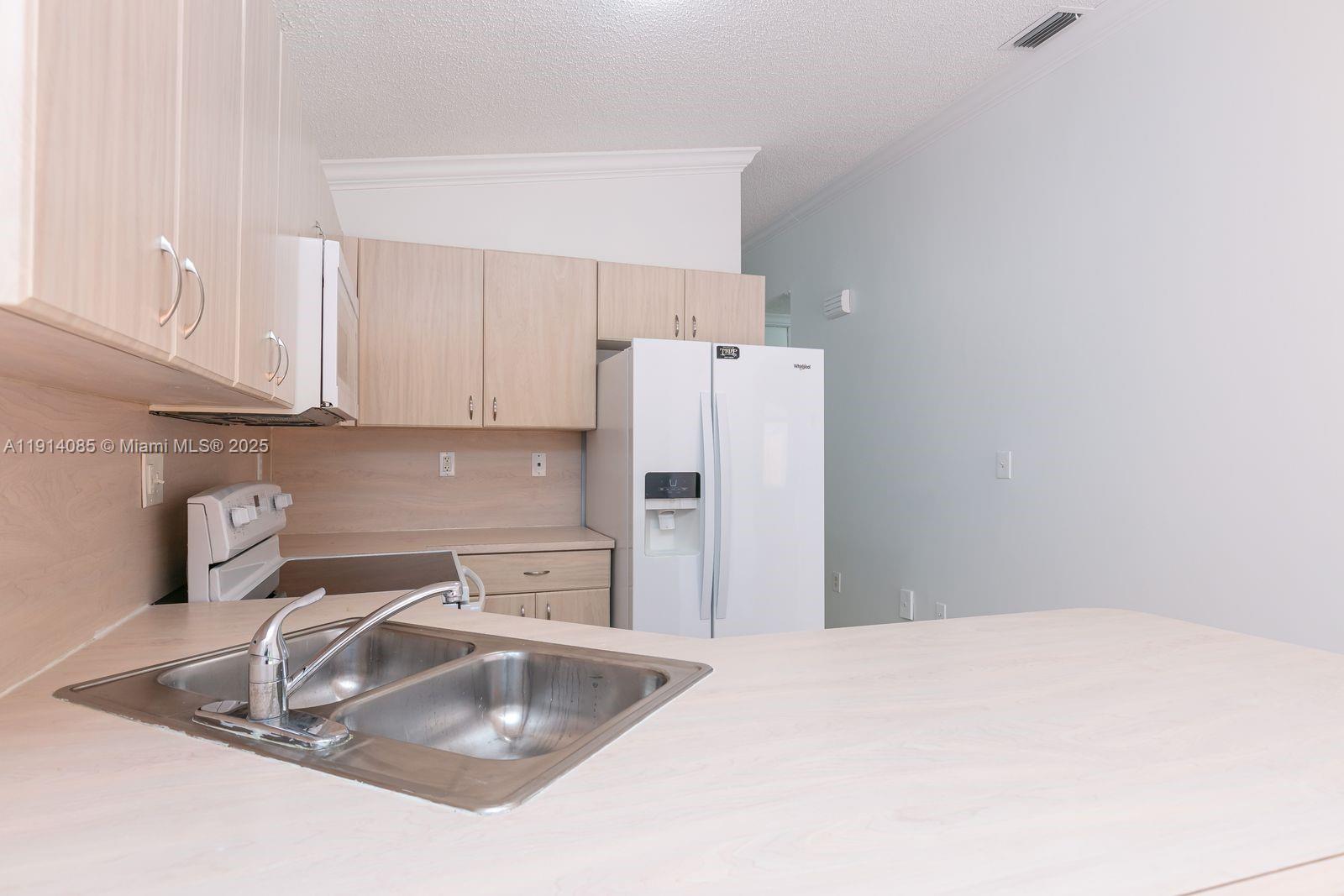 IBIS VILLA AT MIAMI GARDE - Residential Lease