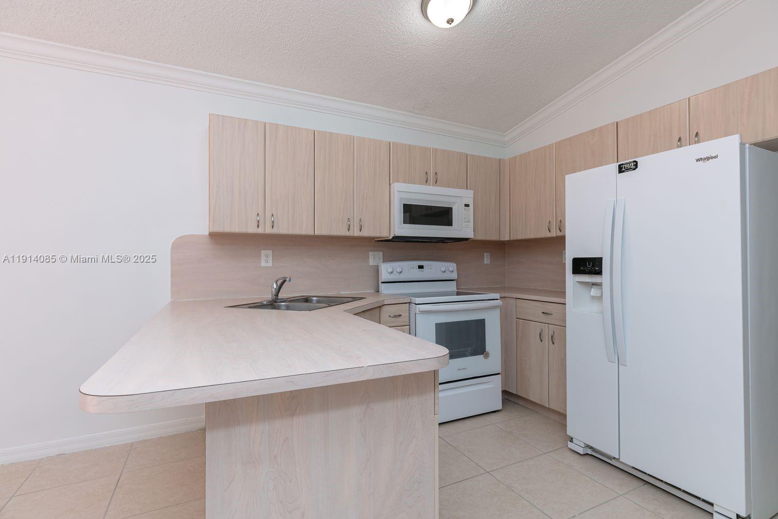 IBIS VILLA AT MIAMI GARDE - Residential Lease