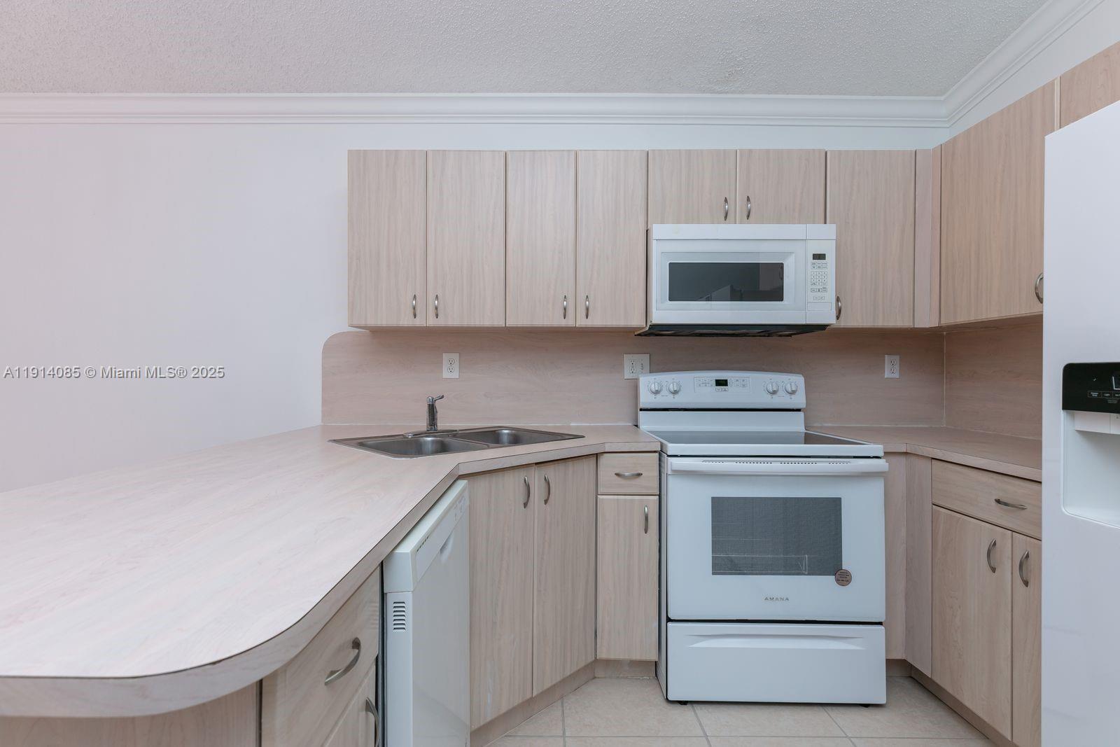 IBIS VILLA AT MIAMI GARDE - Residential Lease