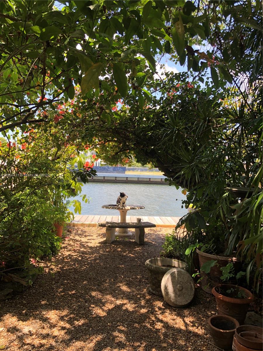 SNUG HARBOR - Residential