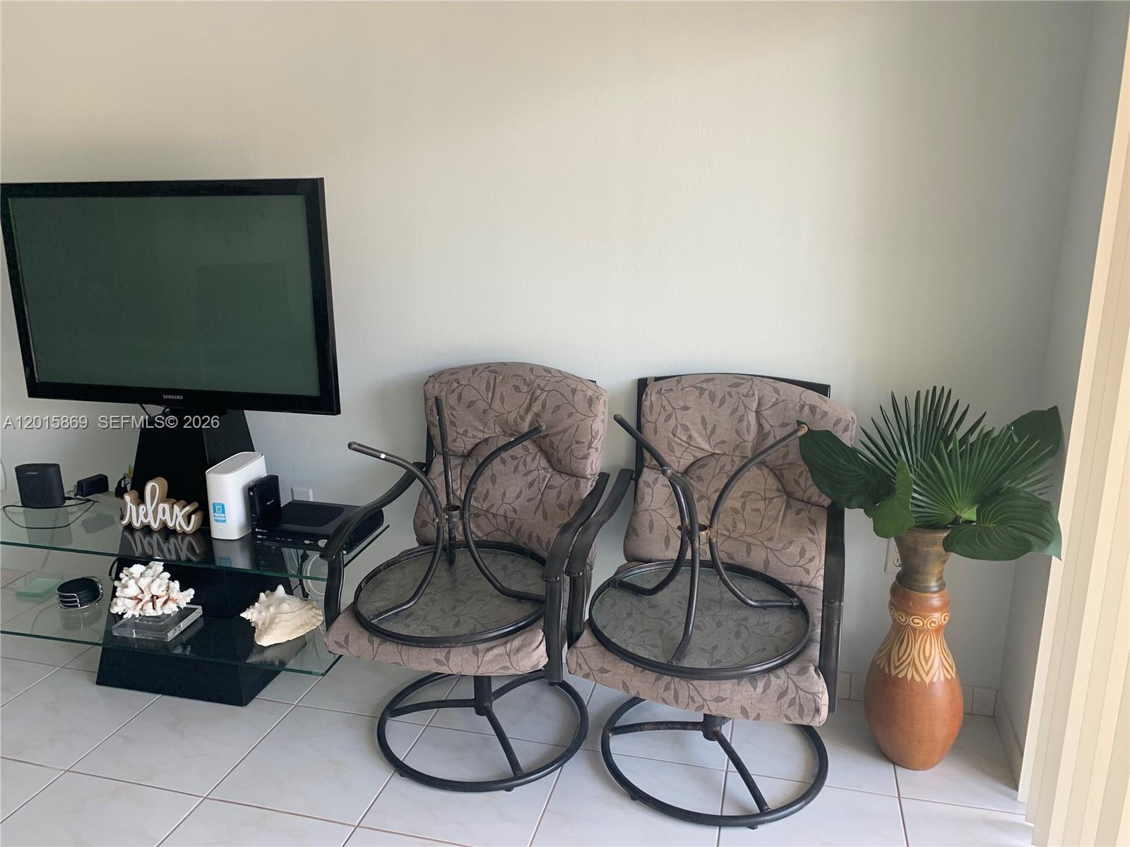 HEMISPHERES CONDO - Residential Lease