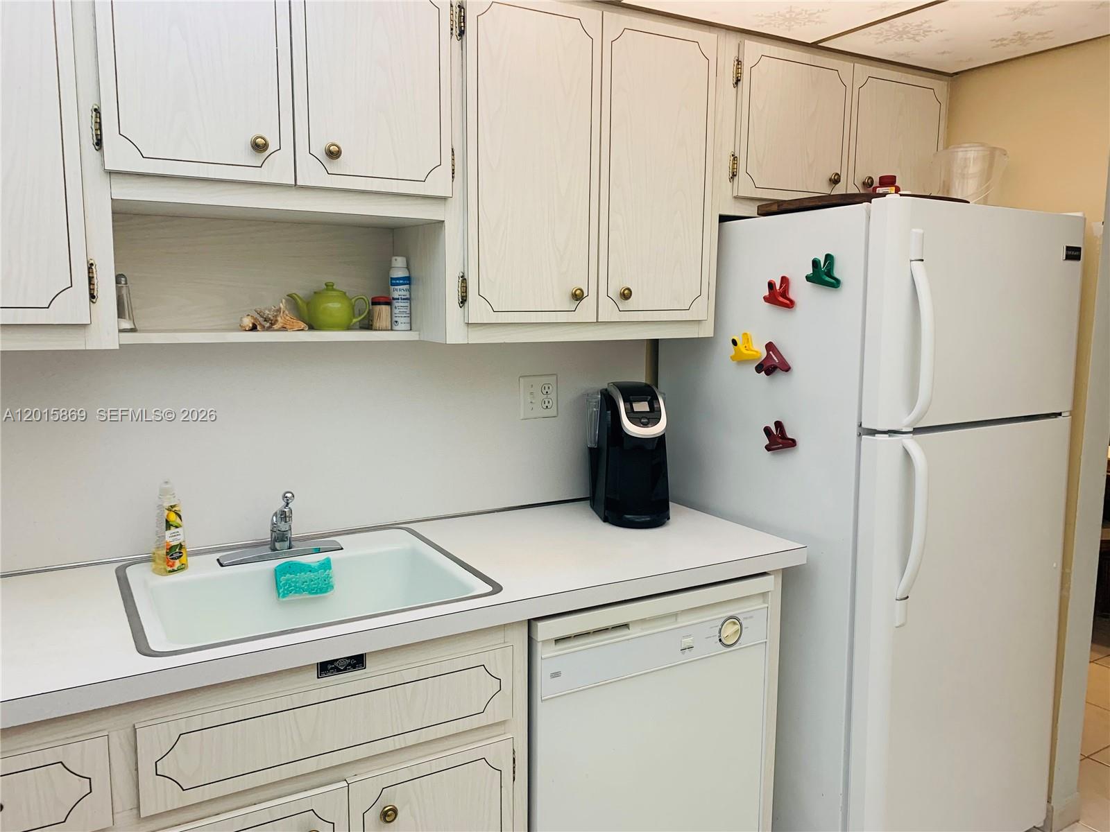 HEMISPHERES CONDO - Residential Lease