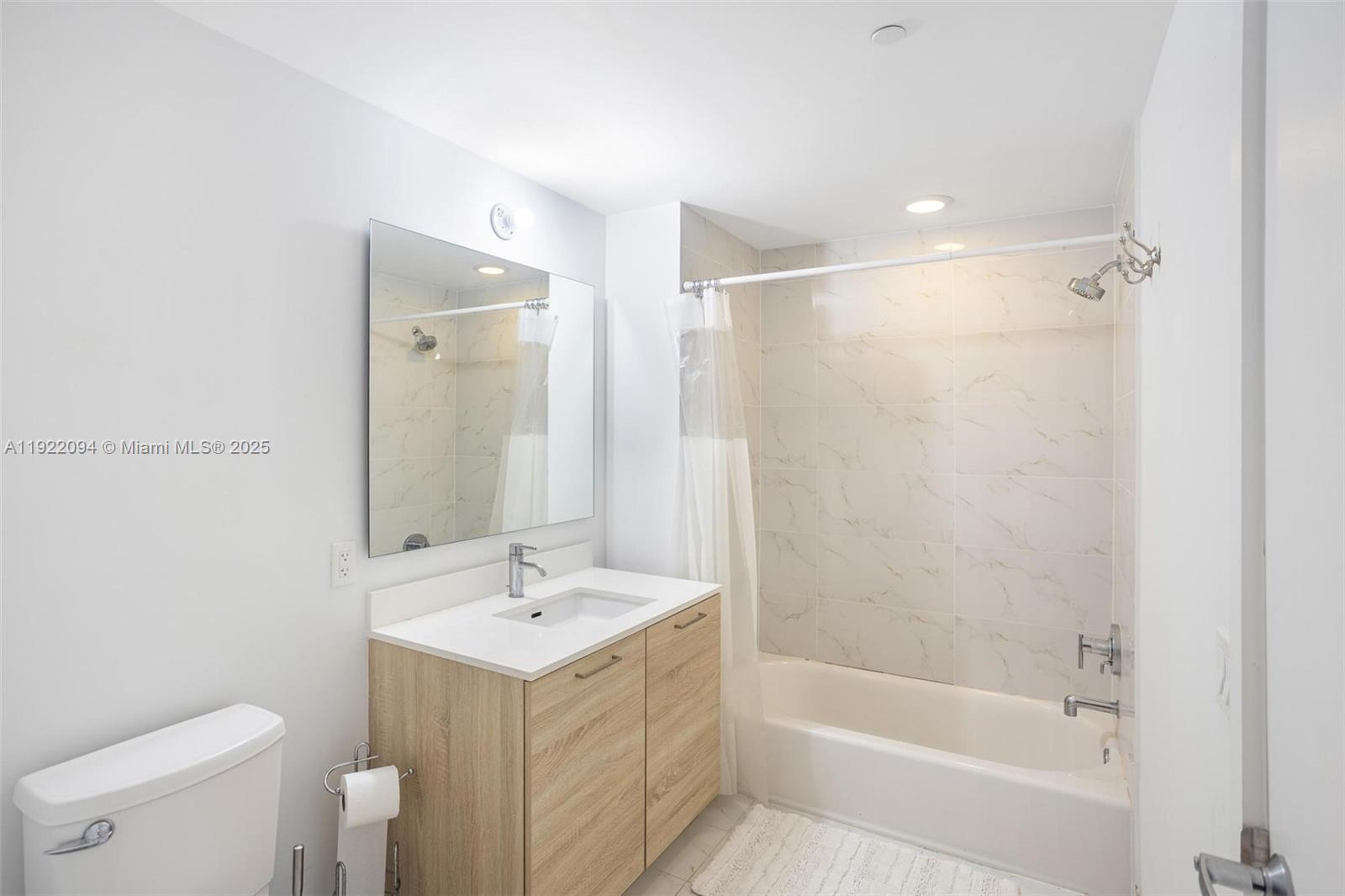 THE HARBOUR SOUTH CONDO - Residential Lease