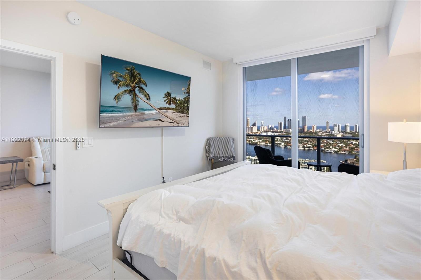 THE HARBOUR SOUTH CONDO - Residential Lease