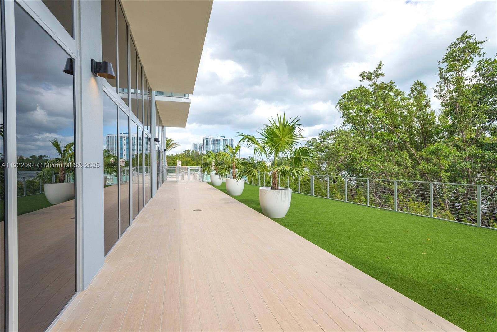 THE HARBOUR SOUTH CONDO - Residential Lease