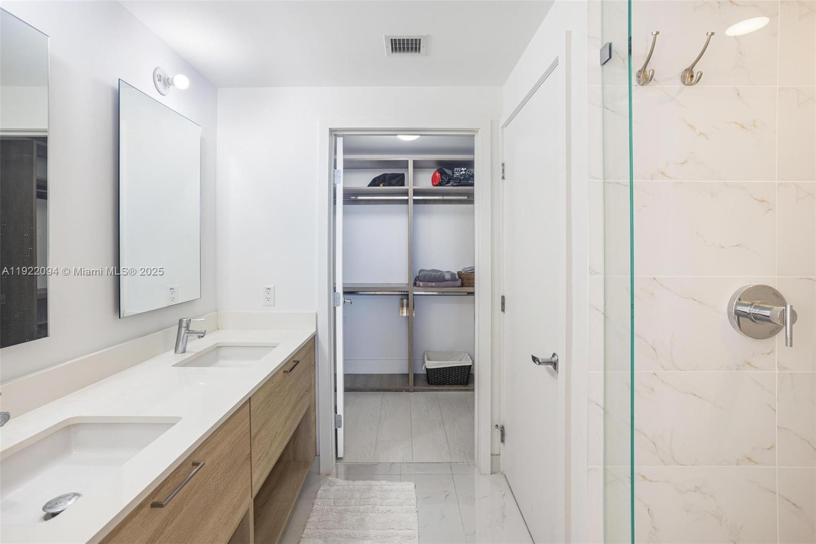 THE HARBOUR SOUTH CONDO - Residential Lease