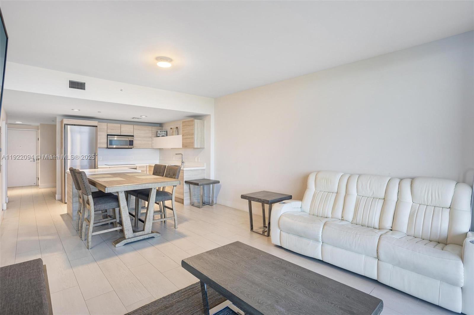 THE HARBOUR SOUTH CONDO - Residential Lease