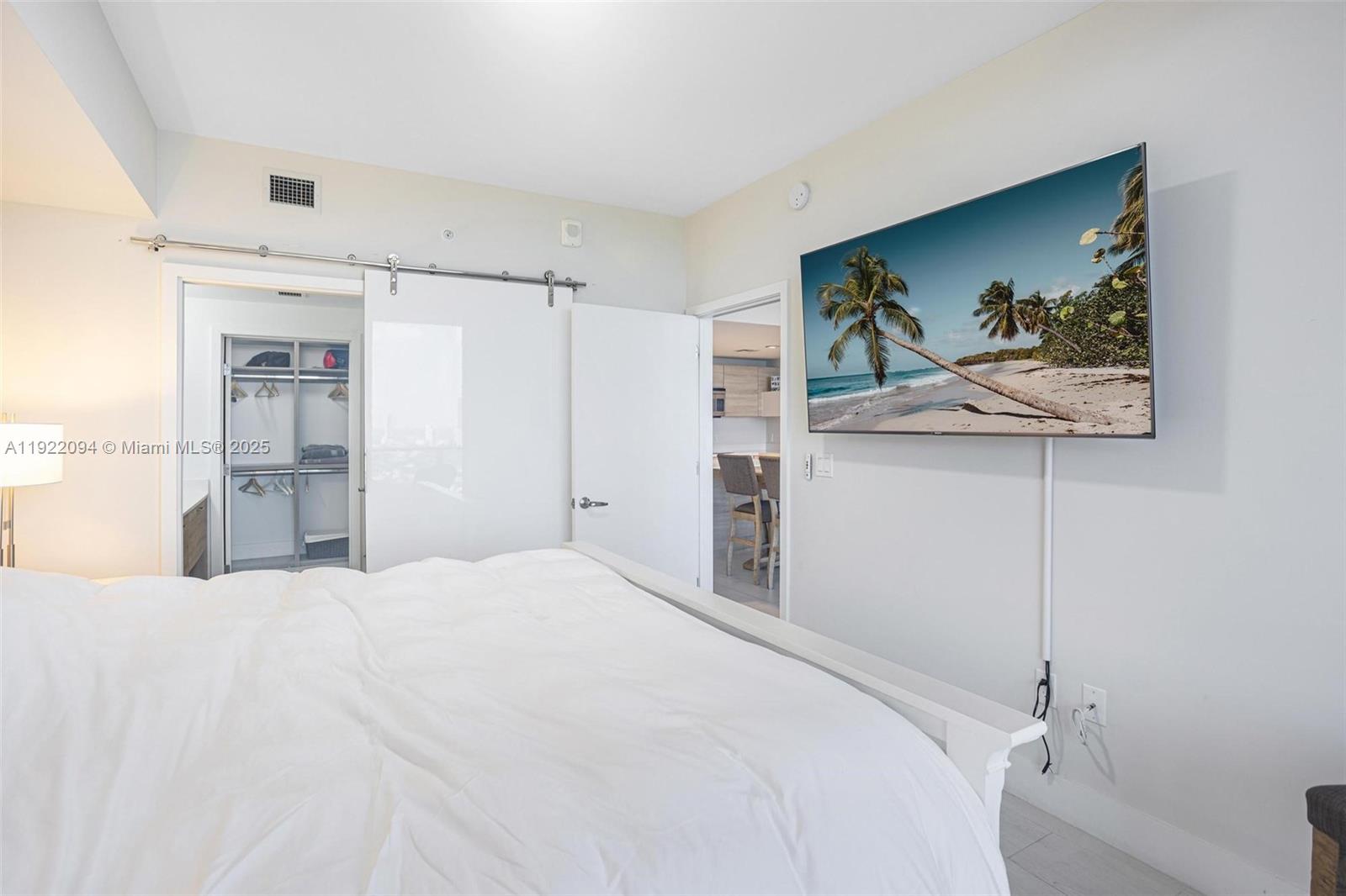 THE HARBOUR SOUTH CONDO - Residential Lease