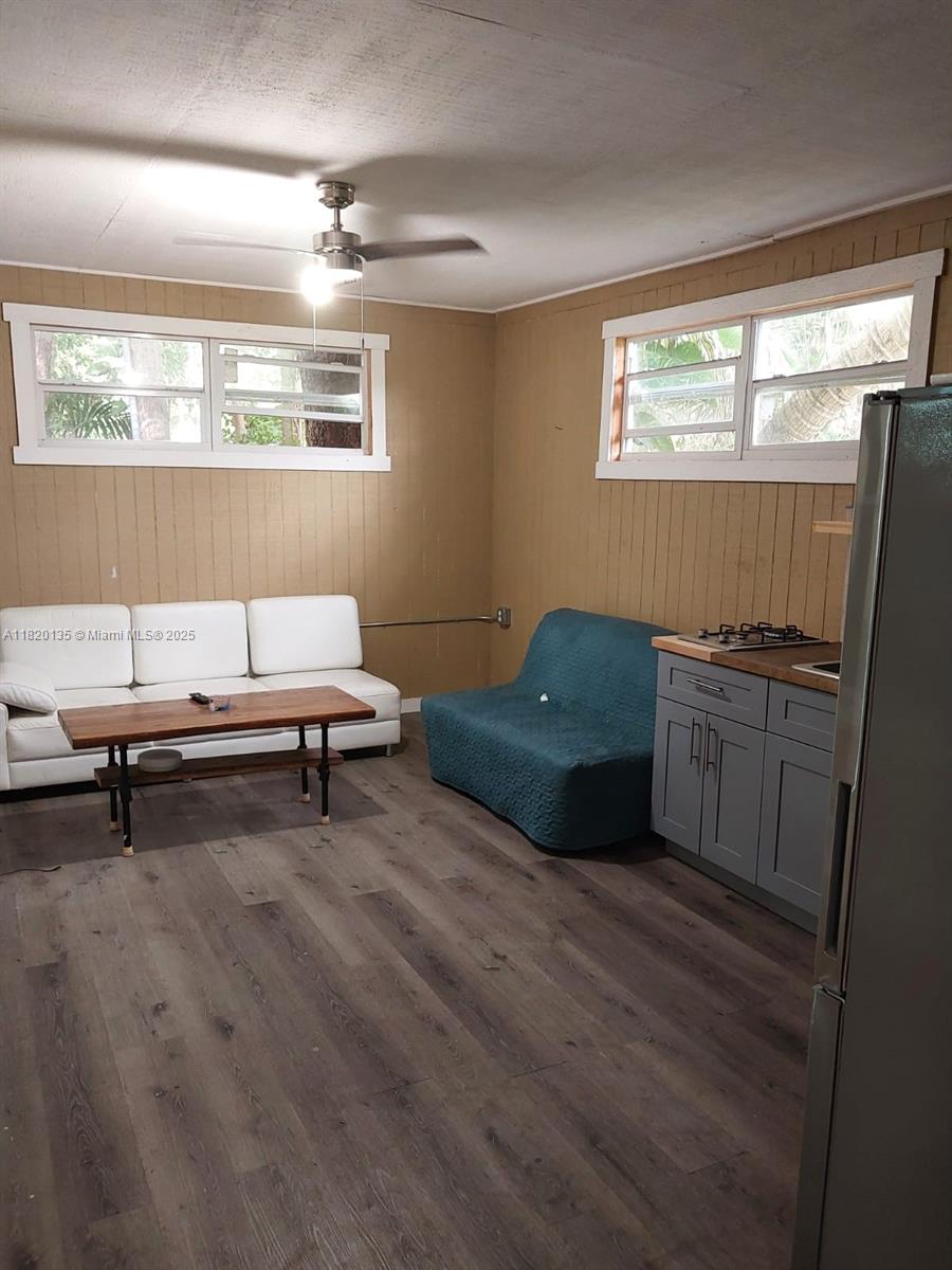 Rental Property at 76 Sw Ave 5040, Davie, Broward County, Florida - Bedrooms: 1 
Bathrooms: 1  - $1,500 MO.