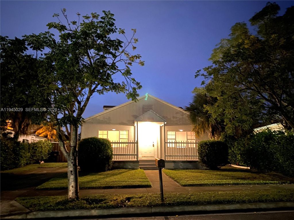 Photo of 643 33rd St, West Palm Beach, FL 33407 (MLS # A11945029)