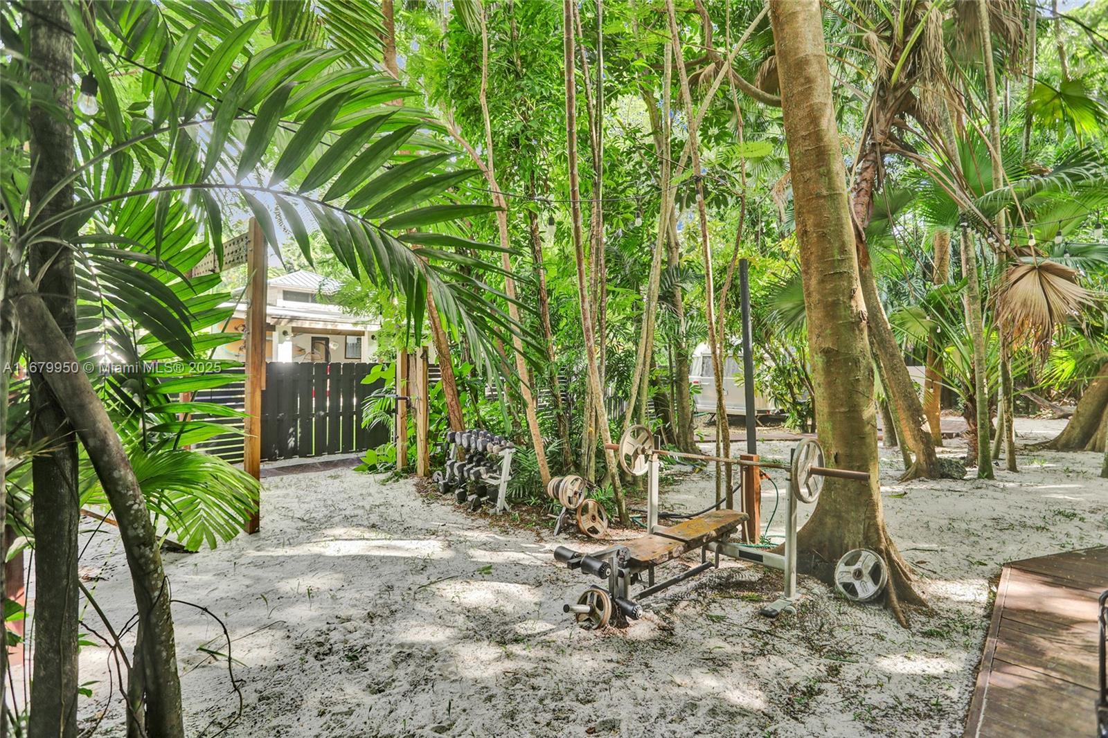 Golden Glades - Land