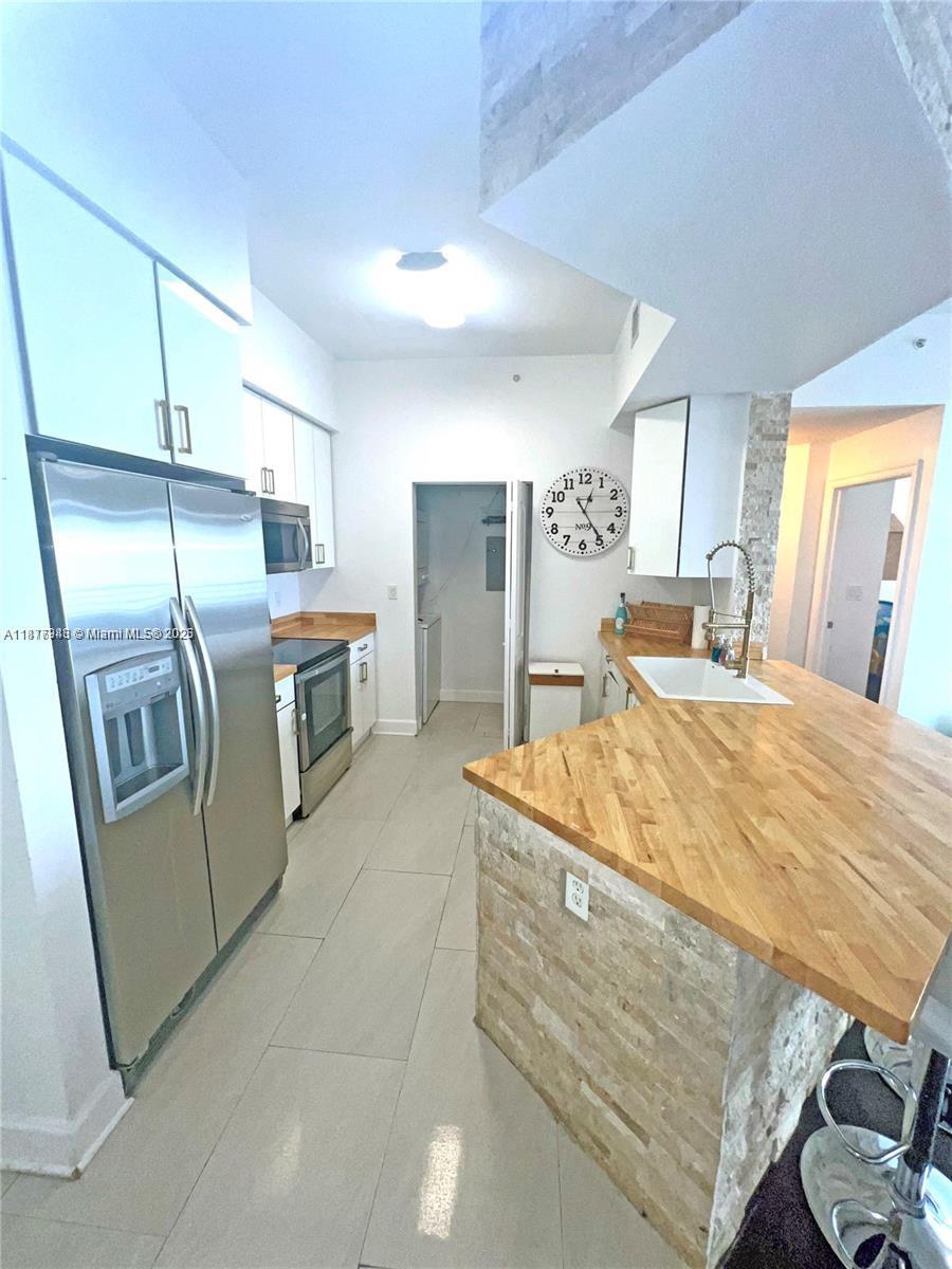 RADIUS CONDO - Residential Lease