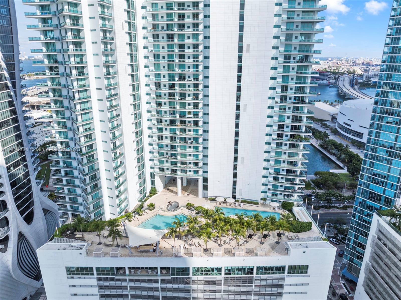 900 BISCAYNE BAY CONDO - Residential