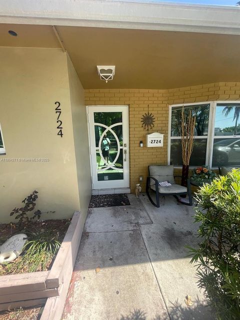 2724 Cleveland St Hollywood FL 33020