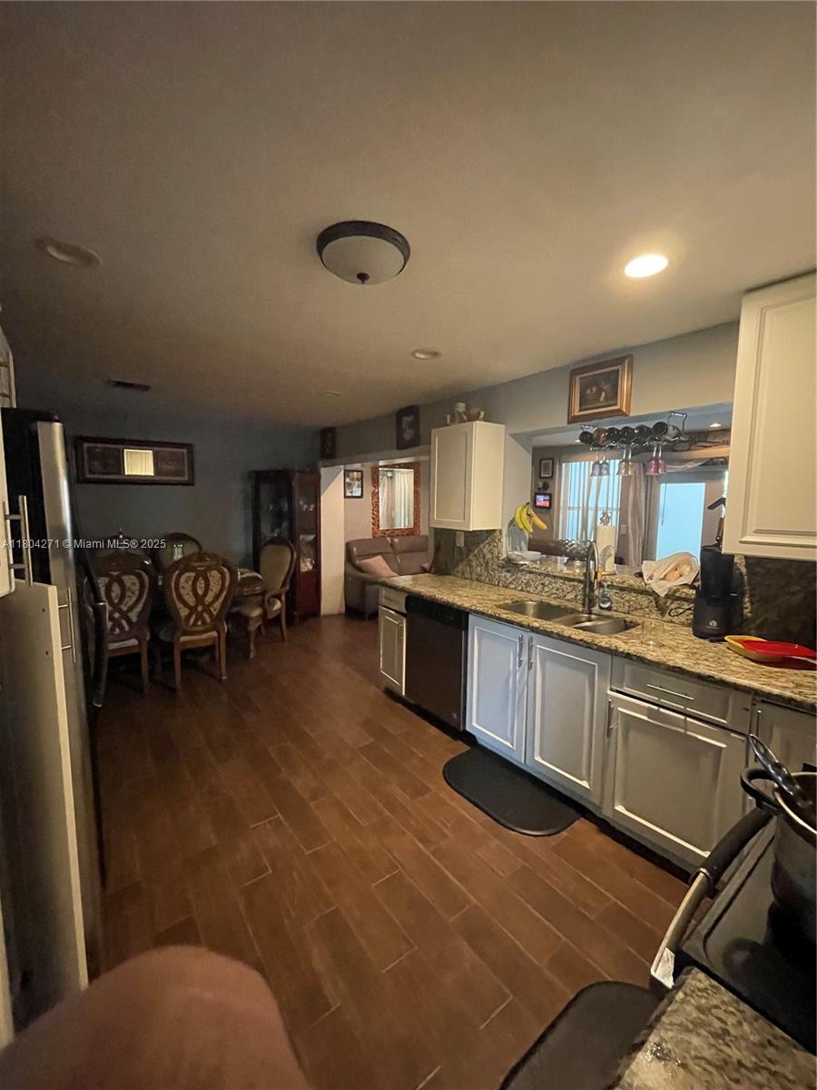 SUNSET ISLES SEC 3 - Residential