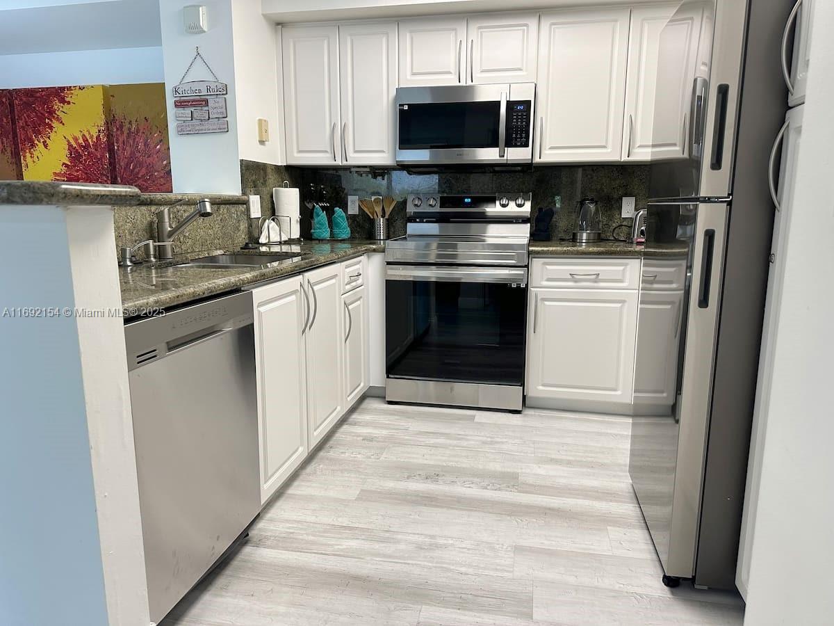 THE YACHT CLUB AT AVENTUR - Residential Lease